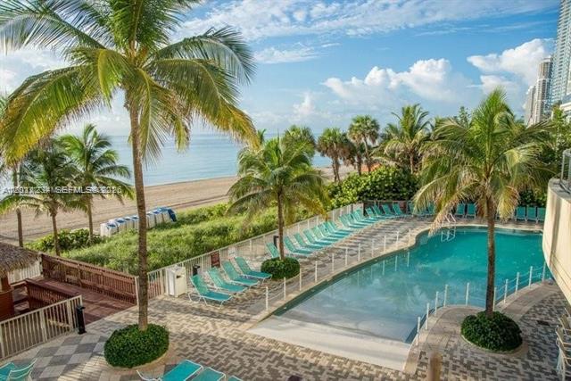 Ocean Pointe DoubleTree: Beachfront 2BR
