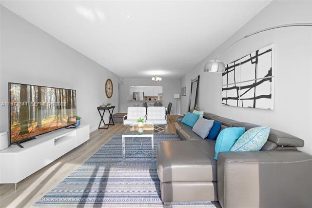 Newly Remodeled 1Br Den In Sunny Isles Beach photo 2
