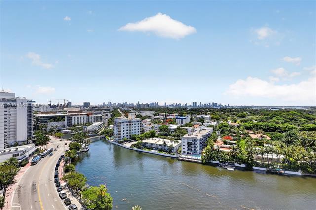 Renovated Corner Unit, Ocean Views, Beach Access photo 2