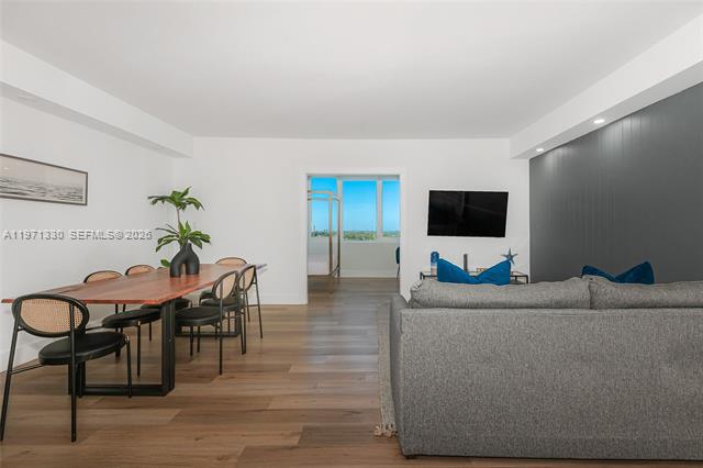 Updated Jr 1Br At Roney Palace, South Beach
