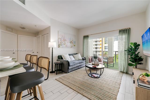 Bright Edgewater Condo With Private Balcony photo 2