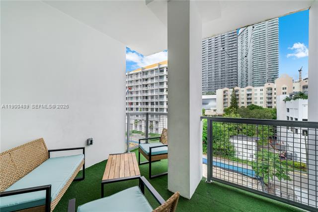 Bright Edgewater Condo With Private Balcony photo 3