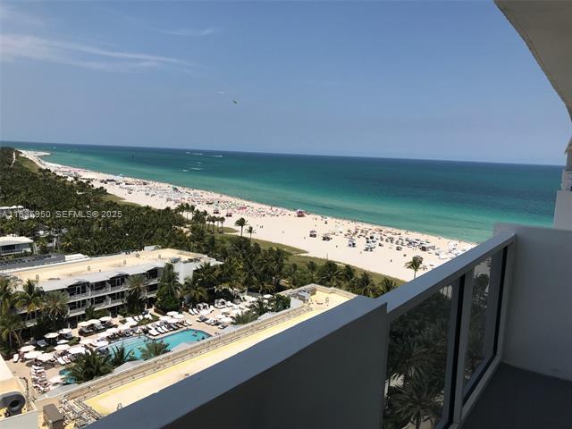 Oceanfront Decoplage: Luxury Beach Condo photo 2
