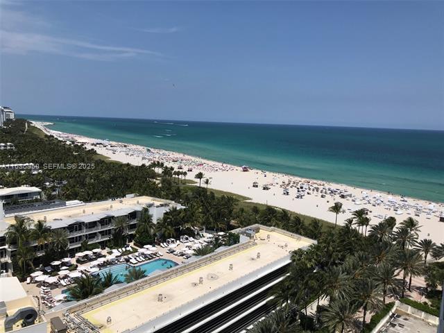 Oceanfront Decoplage: Luxury Beach Condo