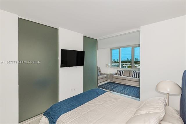 Renovated Oceanfront Junior 1BR At Roney Palace