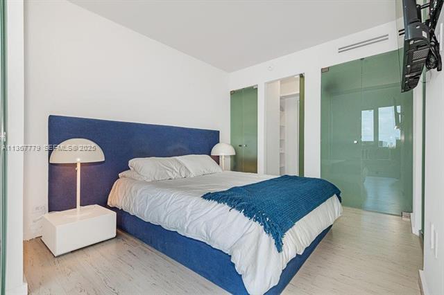 Renovated Oceanfront Junior 1BR At Roney Palace photo 2