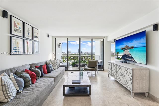 Renovated Corner Condo With Panoramic Ocean Views photo 2