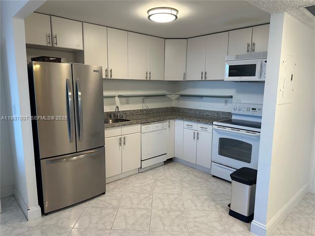 Roney Palace Corner Unit W/ 1Hotel Amenities photo 3