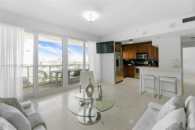 Decoplage Penthouse: 17th Floor Sunset Views photo 2