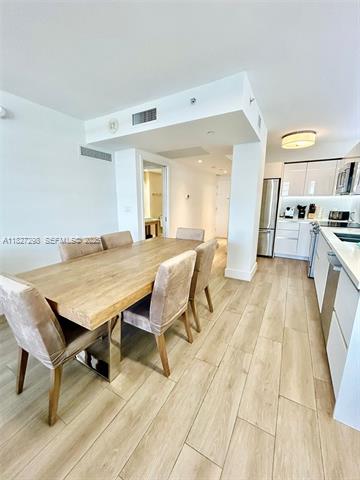Oceanfront Decoplage Unit In South Beach photo 3