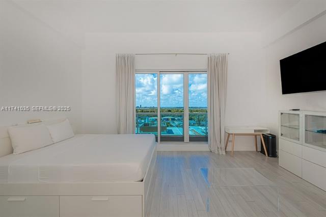 Modern Studio, 14-Ft Ceilings, Roney Palace photo 2