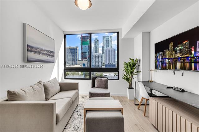 Modern 2BR With In-Unit Laundry, Free Parking photo 3