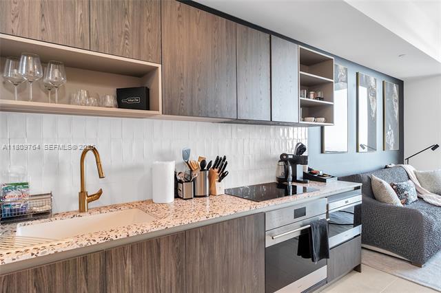 49th Floor Penthouse With Bay Views photo 3
