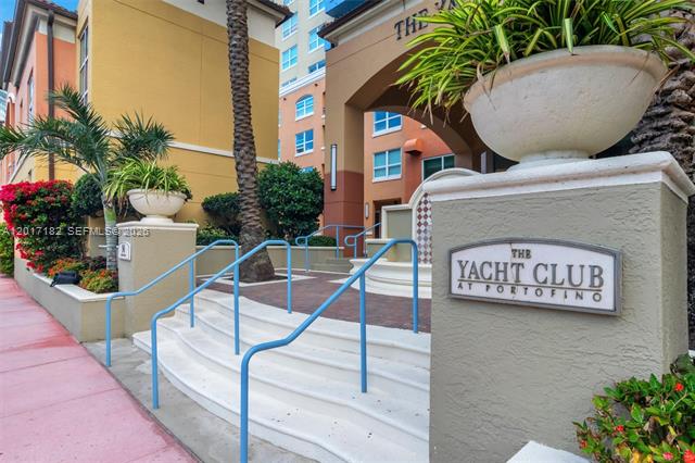 High-Floor Yacht Club Portofino With Ocean Views photo 2