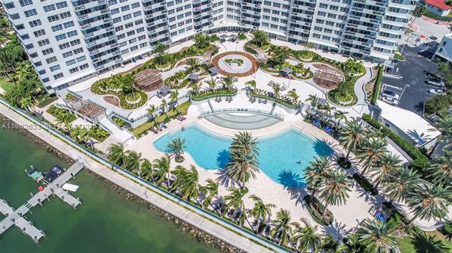 Flamingo Point Luxury: Bay Views & Tropical Garden photo 3