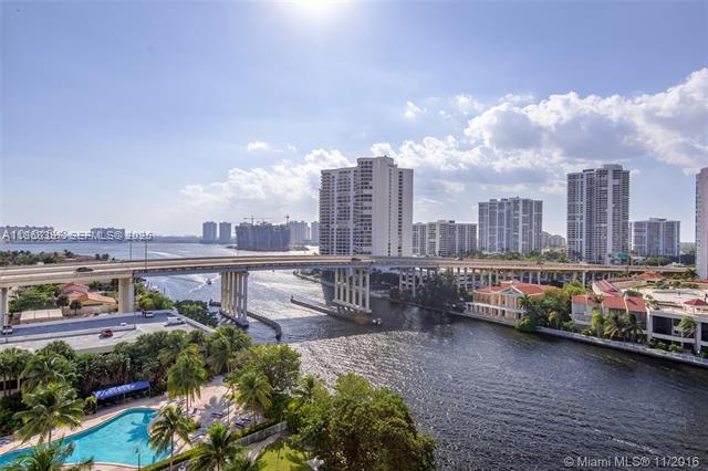 Renovated 3BR Bay Views, Steps To Beach photo 3