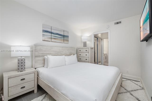 Oceanfront Roney Palace Studio With Pool photo 2