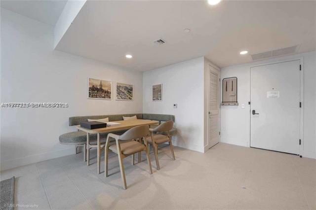 Skyline Views, New Downtown Miami Luxury Condo photo 3