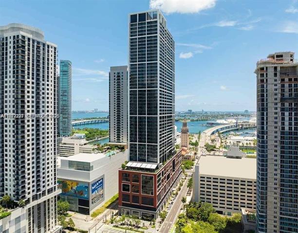 Skyline Views, New Downtown Miami Luxury Condo