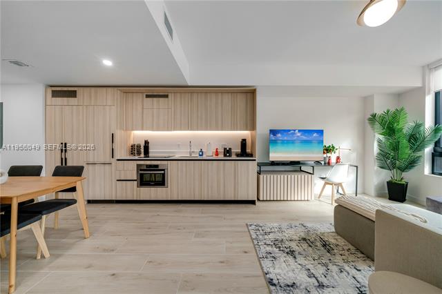 District Downtown Miami: Modern 1BR Condo photo 2