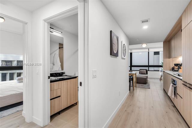 Modern 2BR With In-Unit Laundry, Free Parking photo 2