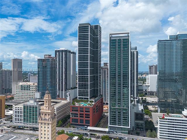 50th Floor Penthouse With Skyline Views photo 3