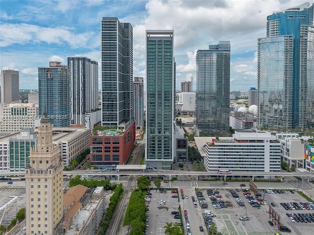 50th Floor Penthouse With Skyline Views photo 2
