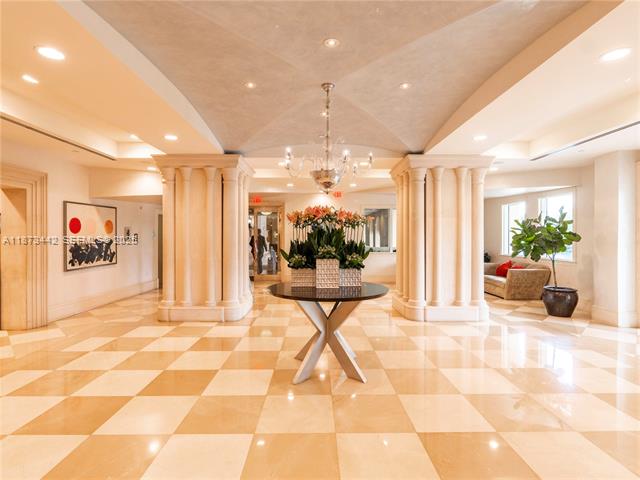 St Tropez Penthouse: Ocean Views, Luxury Living photo 2