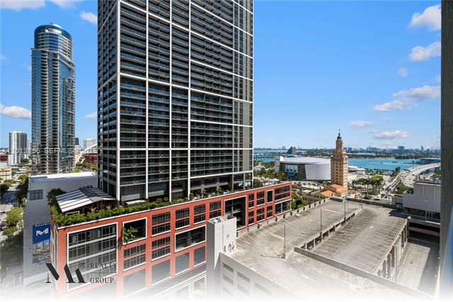 501 Residences: Modern Downtown Studio With City Views photo 2