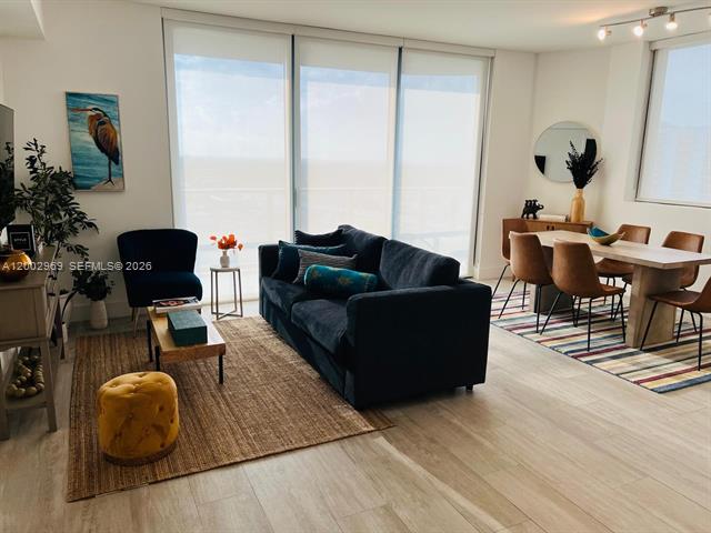 Bright Modern 2BR in Walkable Midtown Miami photo 2