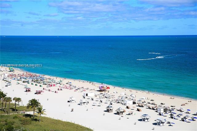 Oceanfront Decoplage With Panoramic South Beach Views