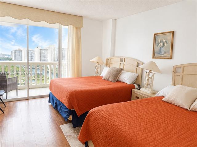 Williams Island High-Floor Waterfront Condo photo 3