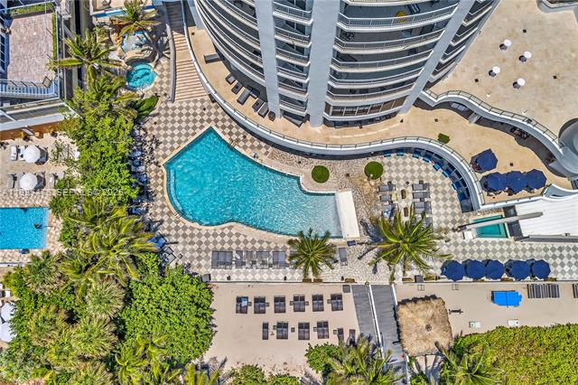 Oceanfront Ocean Point Beach Club 2BR photo 2