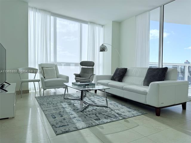 Trump Royale Oceanfront With Beach Access photo 2