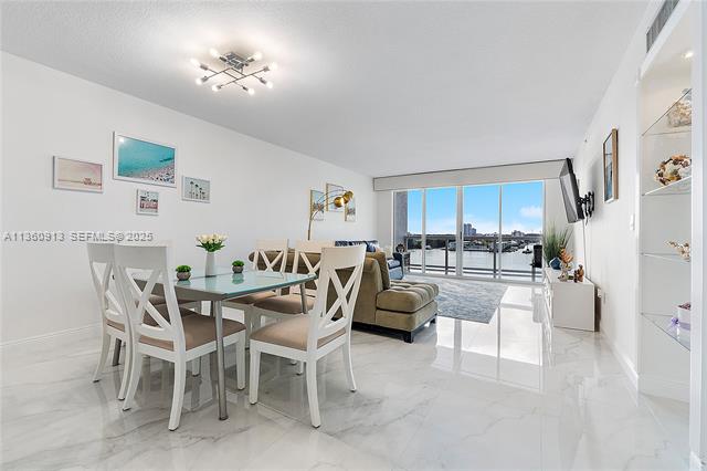 Renovated Waterfront 2BR, Steps to Beach photo 3