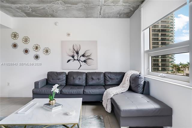 Stylish Midblock Condo In Vibrant Midtown Miami photo 3