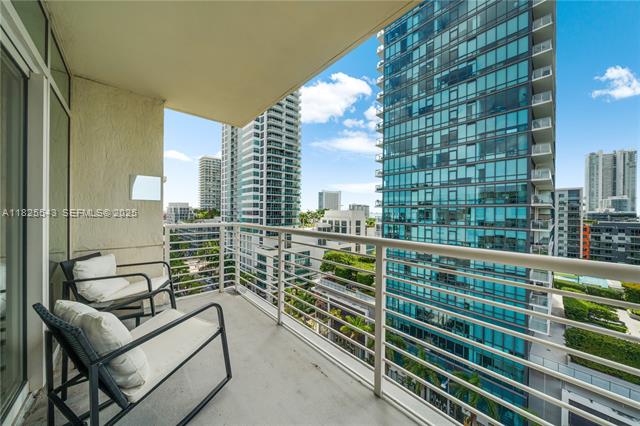Stylish Midblock Condo In Vibrant Midtown Miami photo 2