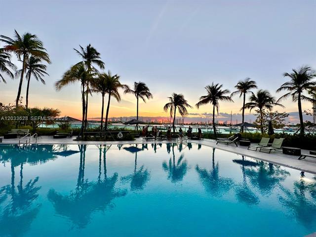 Renovated Bay View 2BR at Flamingo South Beach photo 2