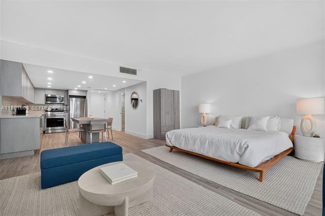 Roney Palace Oceanfront Studio With Pool Access photo 2