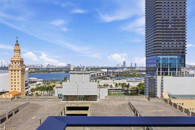 Downtown Miami Luxury at 501 First Residences photo 3