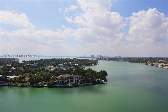 Eden House: Panoramic Bay & Skyline Views