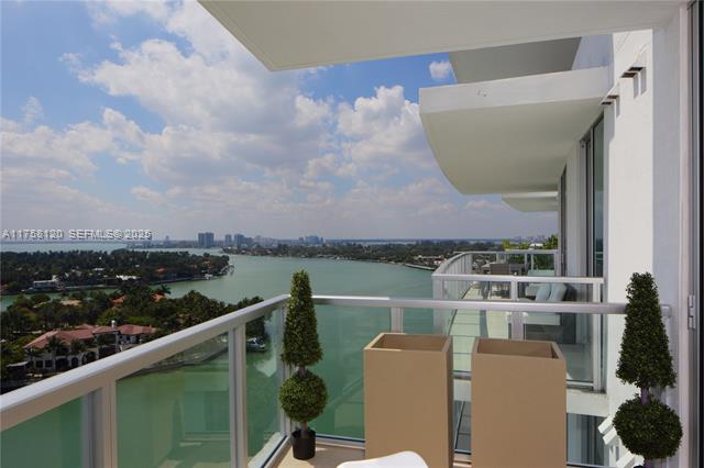 Eden House: Panoramic Bay & Skyline Views photo 3