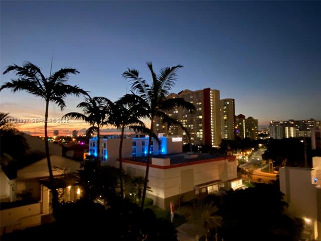 Sunny Isles Condo With Closed Den Near Beach photo 2