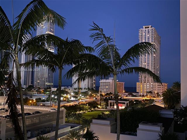 Sunny Isles Condo With Closed Den Near Beach