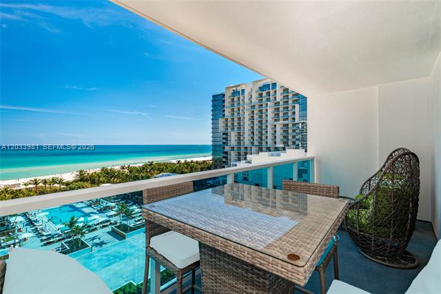 Oceanfront Studio At Roney Palace With Pool Views