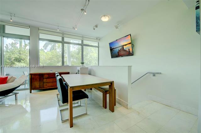 Modern Loft Townhome With Private Garden, SoBe Bay photo 3