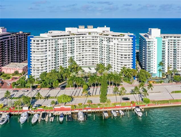 Seacoast 5151: Oceanfront With Beach Service