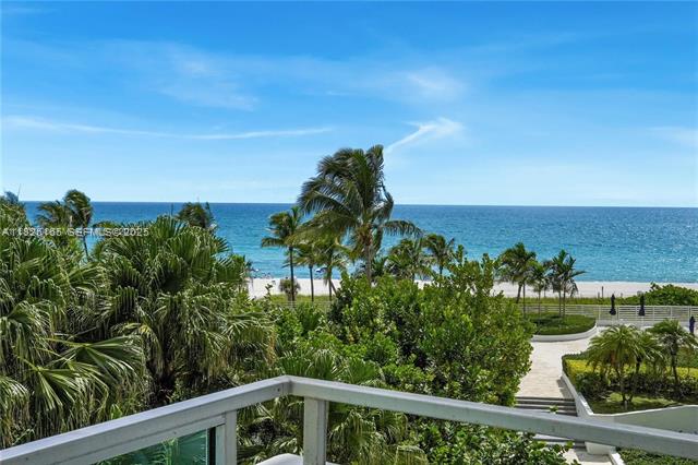 Seacoast Oceanfront With Direct Views All Rooms