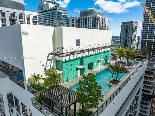 Modern Downtown Condo With Skyline Views