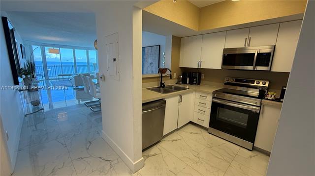 Ocean Point Oceanfront 2BR With Beach Access photo 3